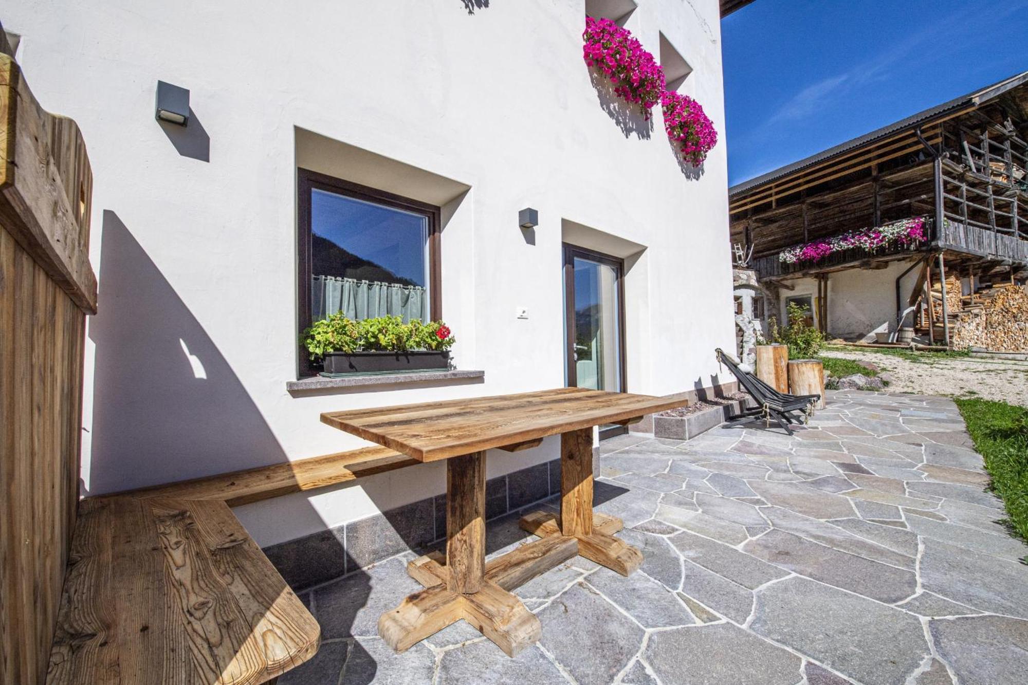 Agriturismo Apartments Tuene Ortisei Zewnętrze zdjęcie