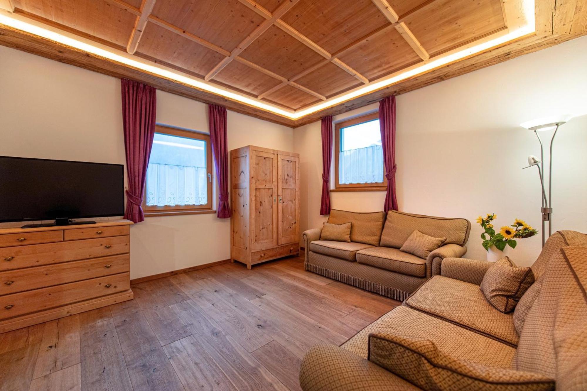 Agriturismo Apartments Tuene Ortisei Zewnętrze zdjęcie